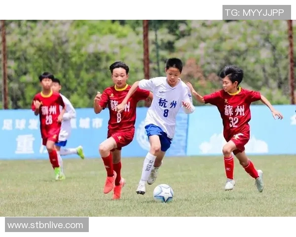 杭州足球队技术实力强劲荣登全国足球技术排行榜第一名 杭州足球队技术实力强劲荣登全国足球技术排行榜第一名