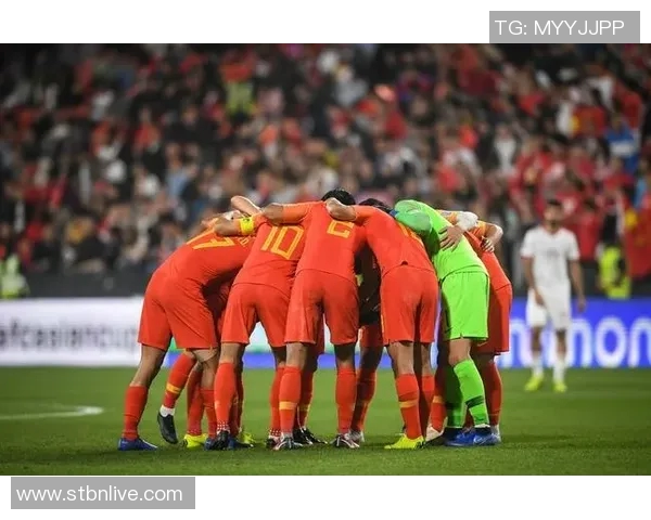 12强赛激战叙利亚对阵伊朗双方全力争胜展现足球魅力与激情